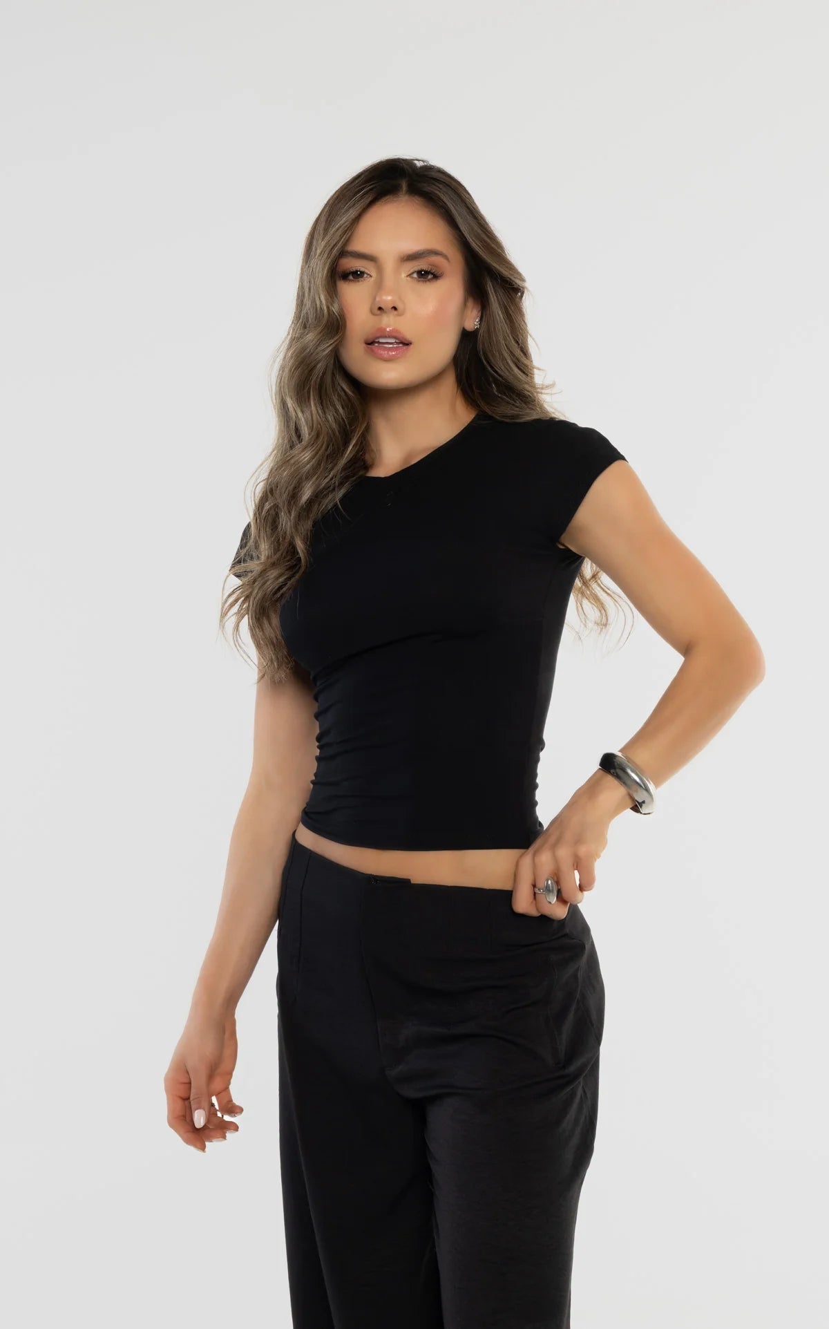 Camiseta Básica Negra Manga Corta