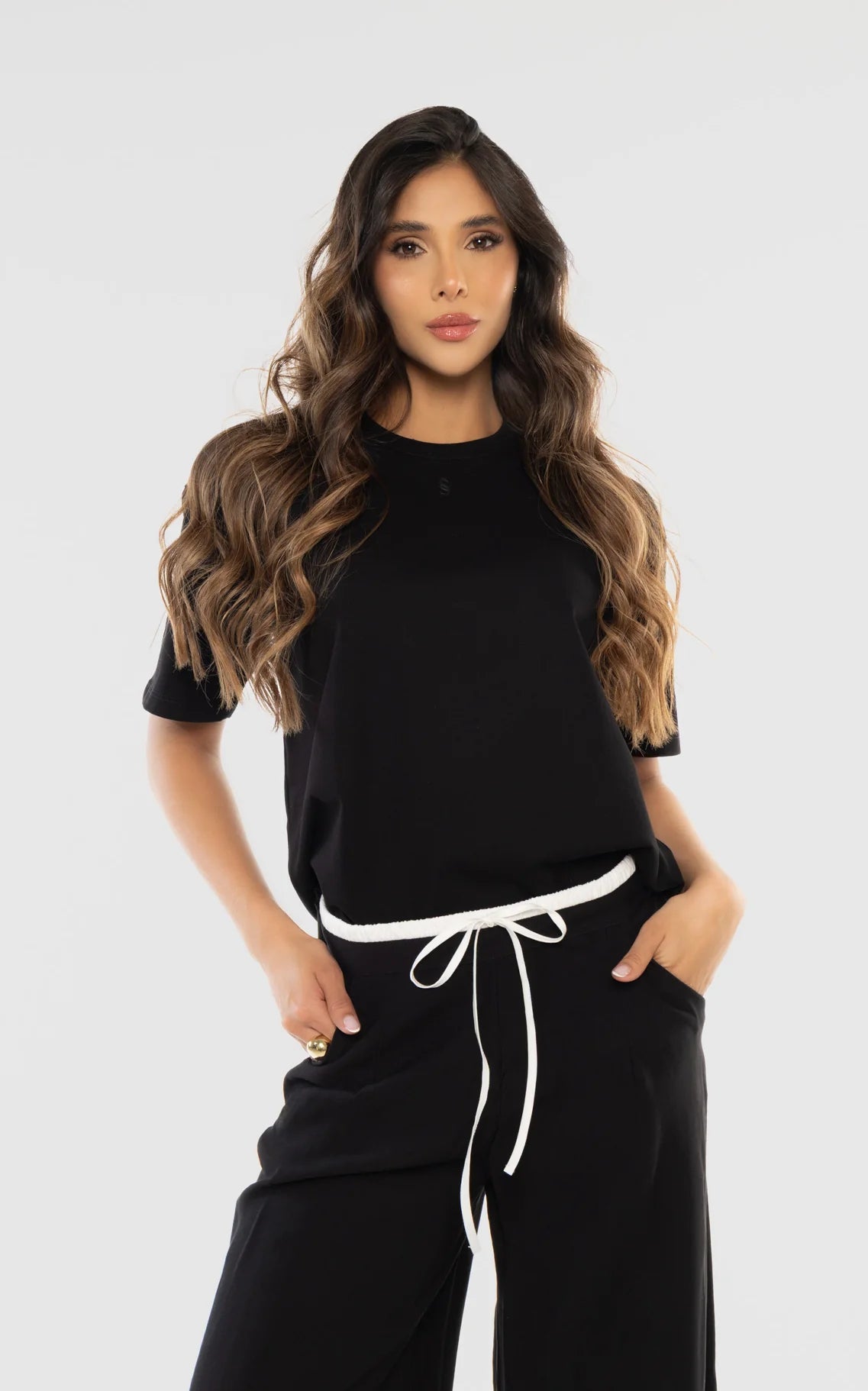 Camiseta Oversized Negra Cuello Rib