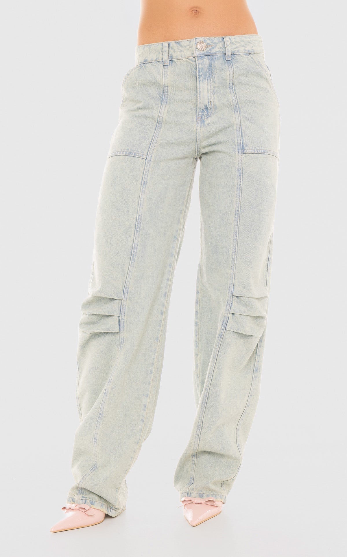 Blue Balloon-Leg Jeans by Navissi