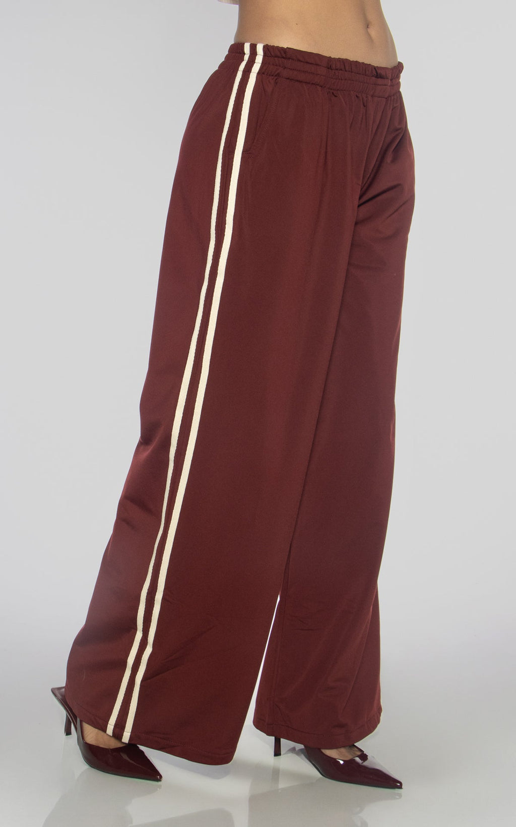 Pantalón Vinotinto Líneas Laterales