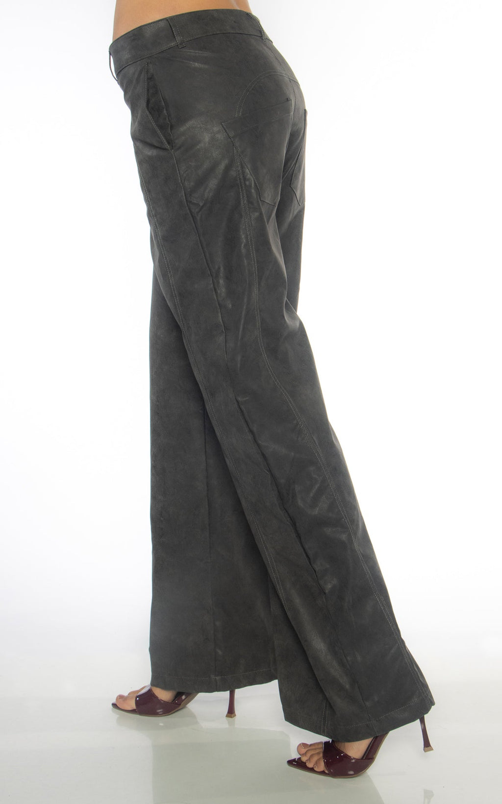 Pantalón Gris Tipo Cuerina