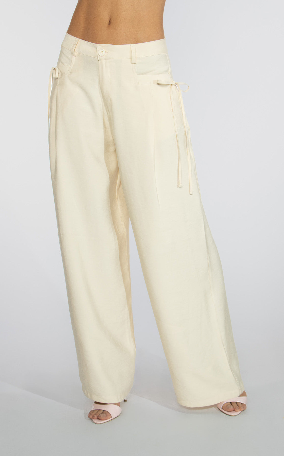 Cream Bow-Detail Pants by Navissi
