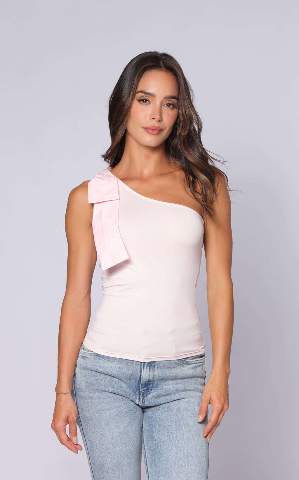 Blusa Rosada Asimétrica Con Moños