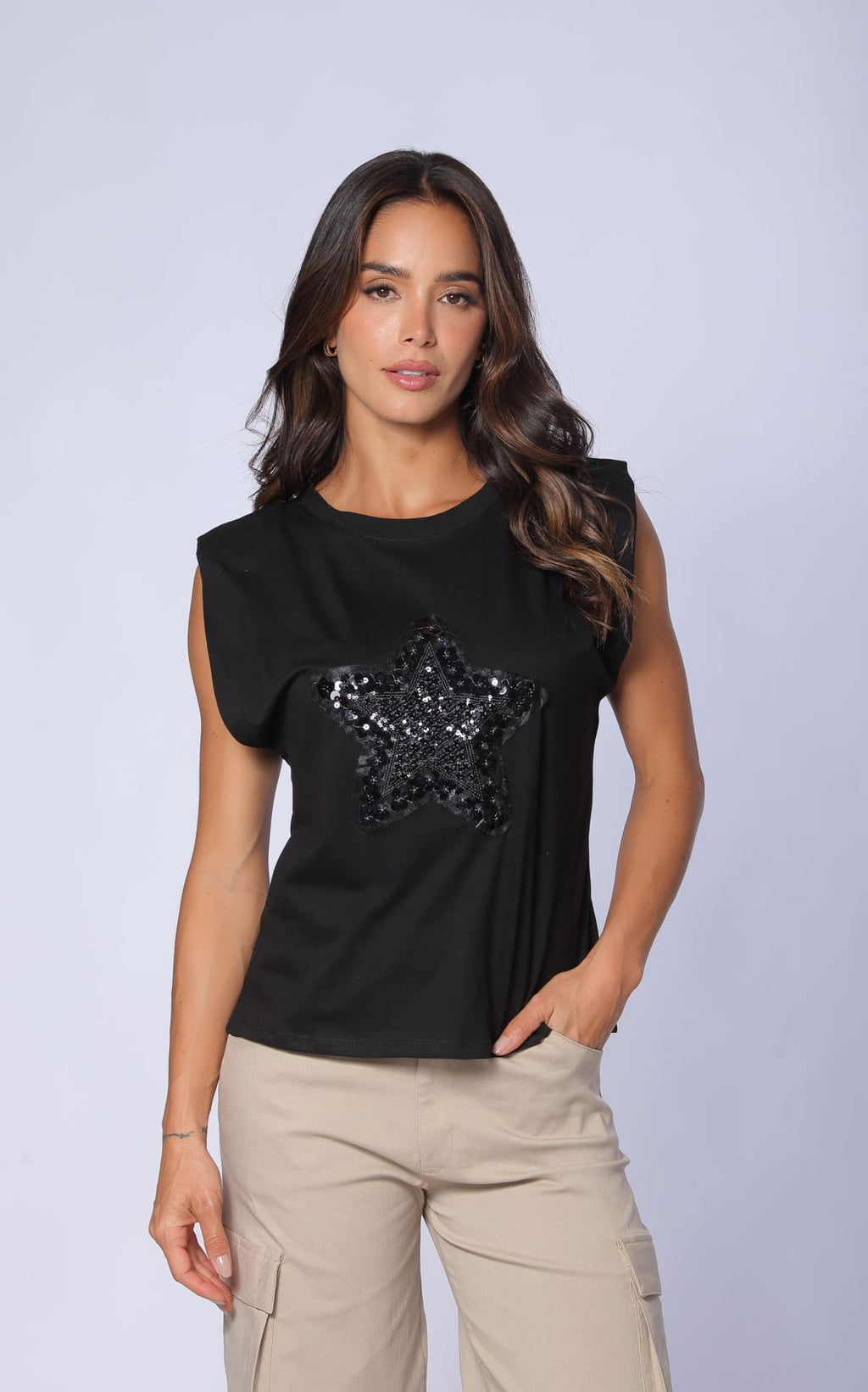 Camiseta Negra Manga Sisa Estrella