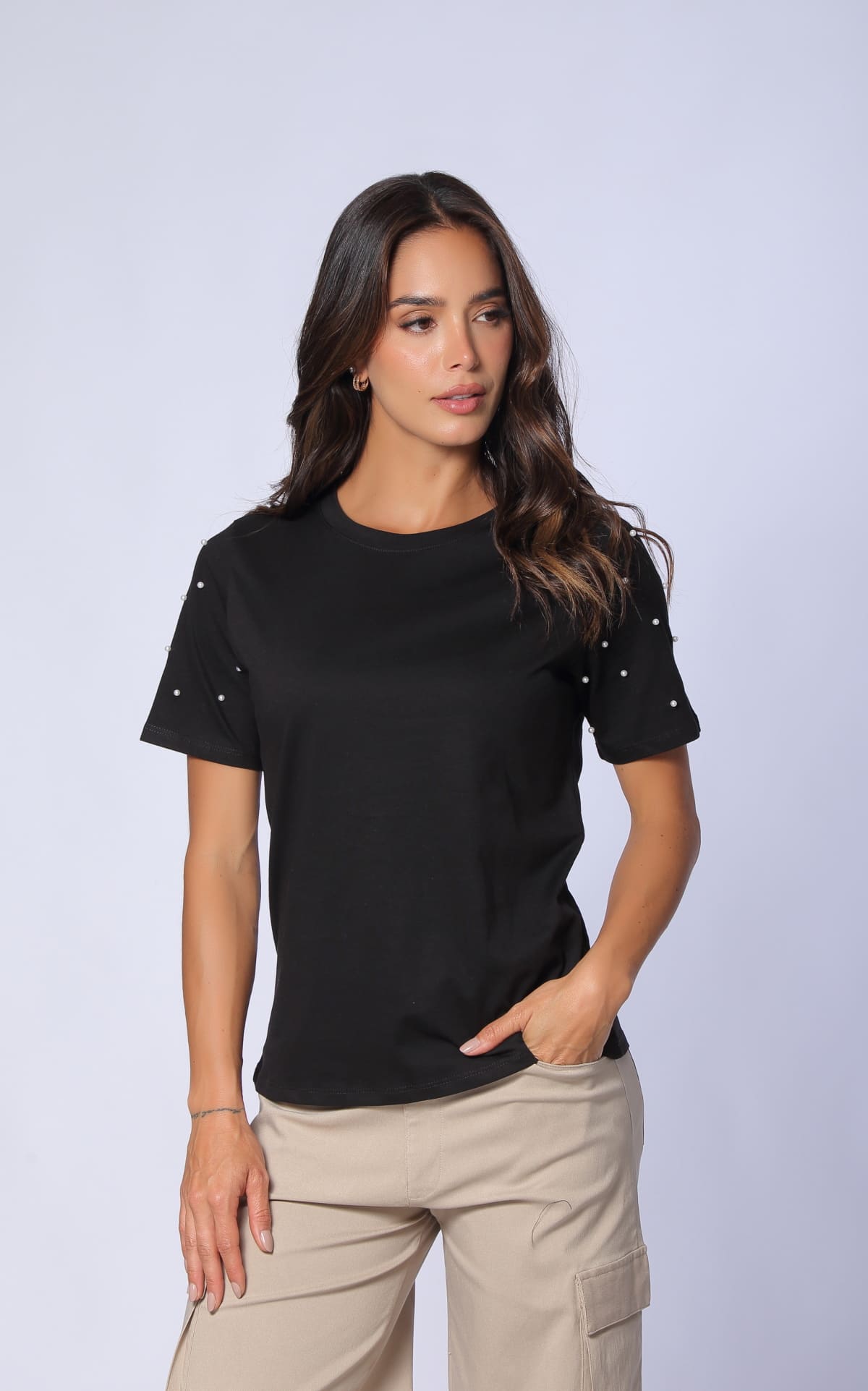 Camiseta Negra Perlas En Manga