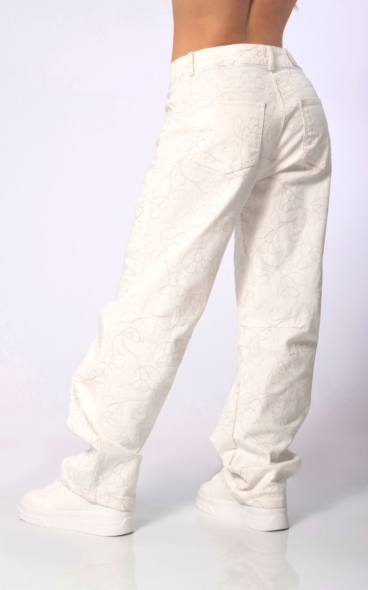 Ecru Barrel-Leg Jeans by Navissi