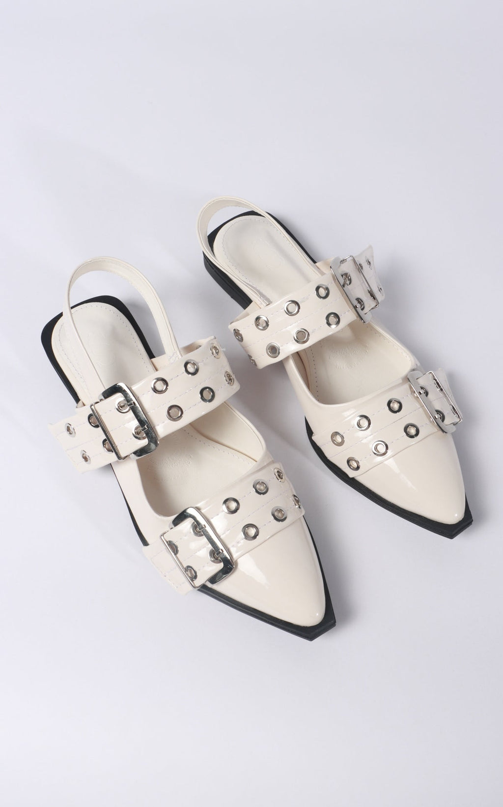 Mules Marfil Puntiagudos Con Correas