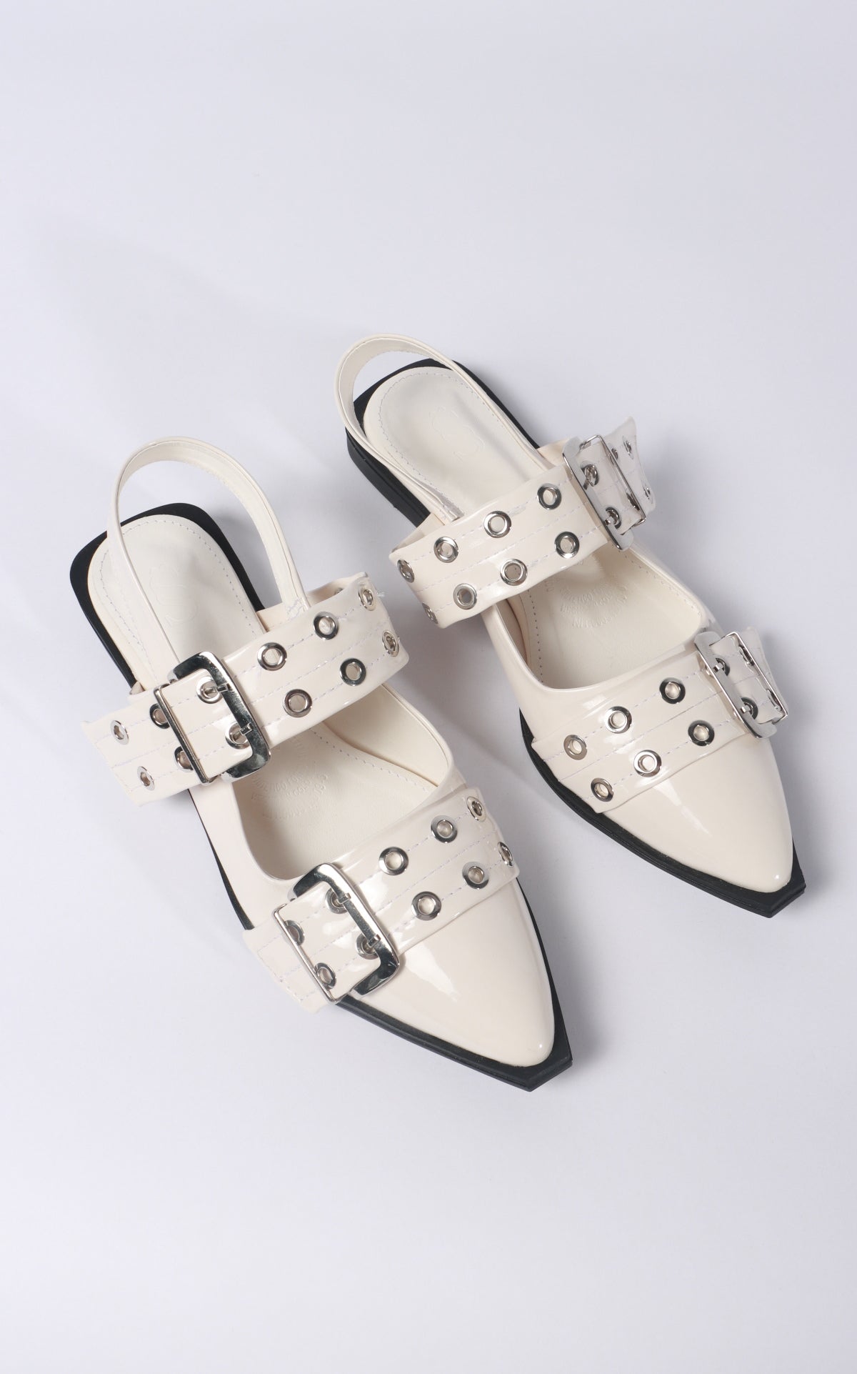 Mules Marfil Puntiagudos Con Correas